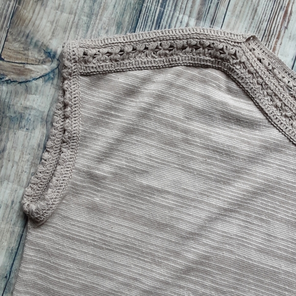 Rose & Olive Sleeveless Top - Picture 3 of 8